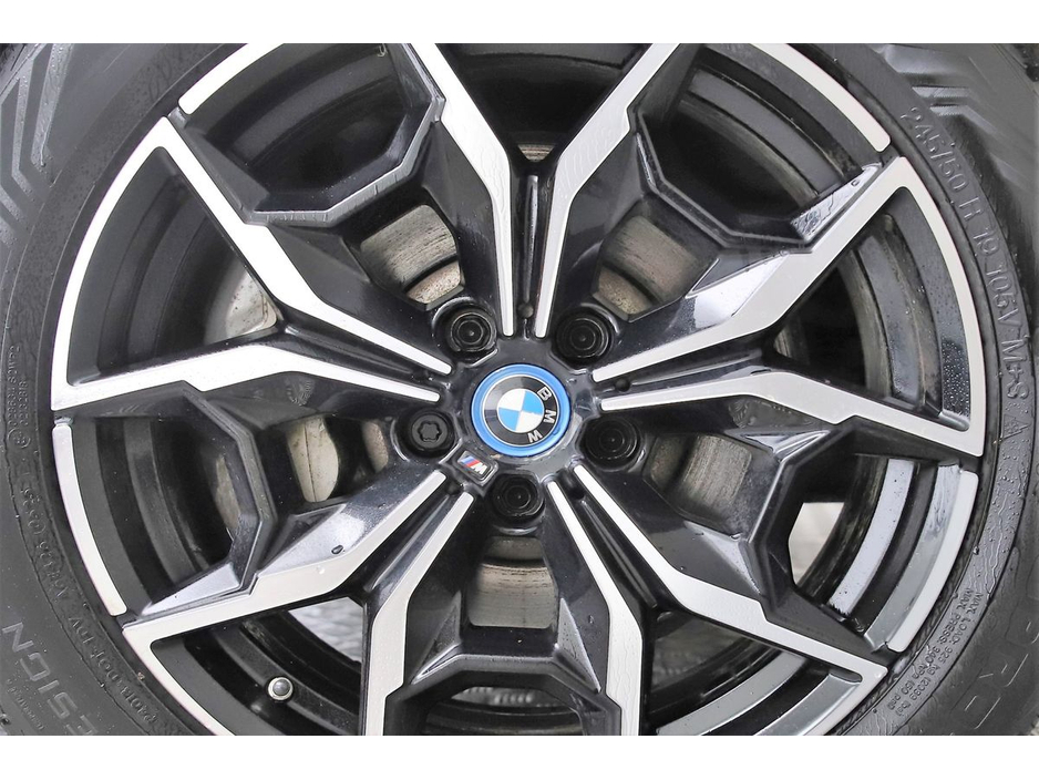 2023 BMW X3 - image 24