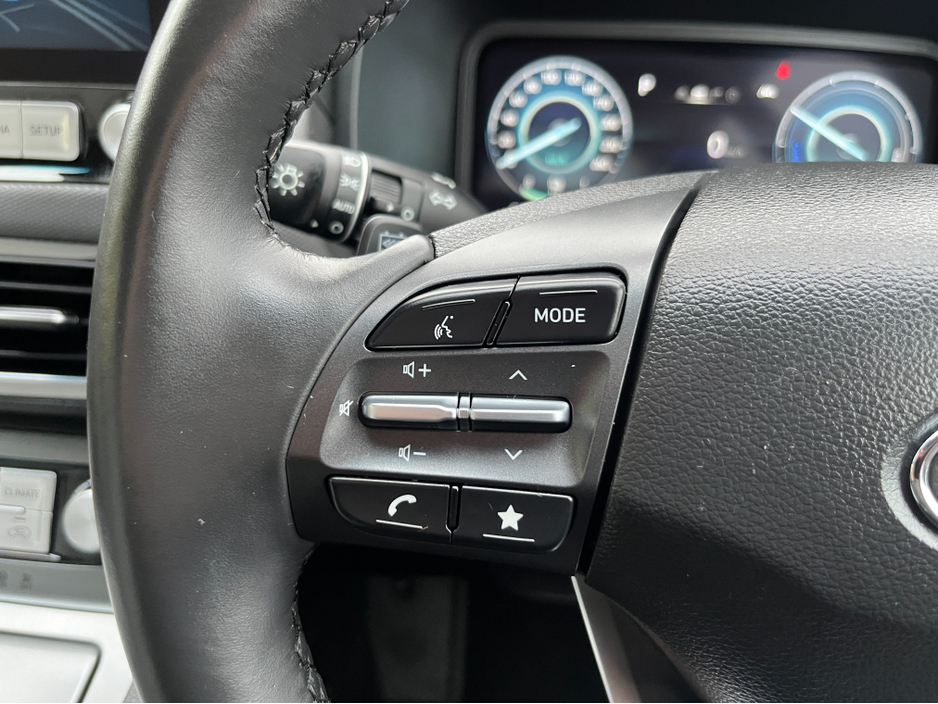 2023 Hyundai Kona KAUAI PREMIUM 64KWH EV //FULL LEATHER//HEATED SEATS AND STEERING WHEEL//REVERSE CAMERA//SAT NAV//KRELL SOUND SYSTEM// €23,950