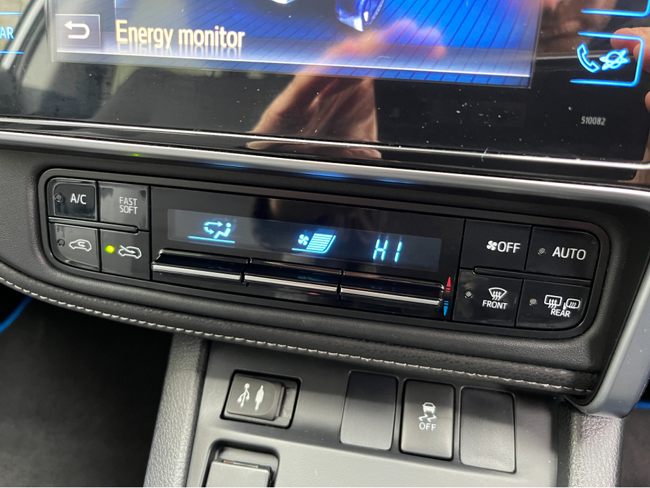 2016 Toyota Auris - image 17