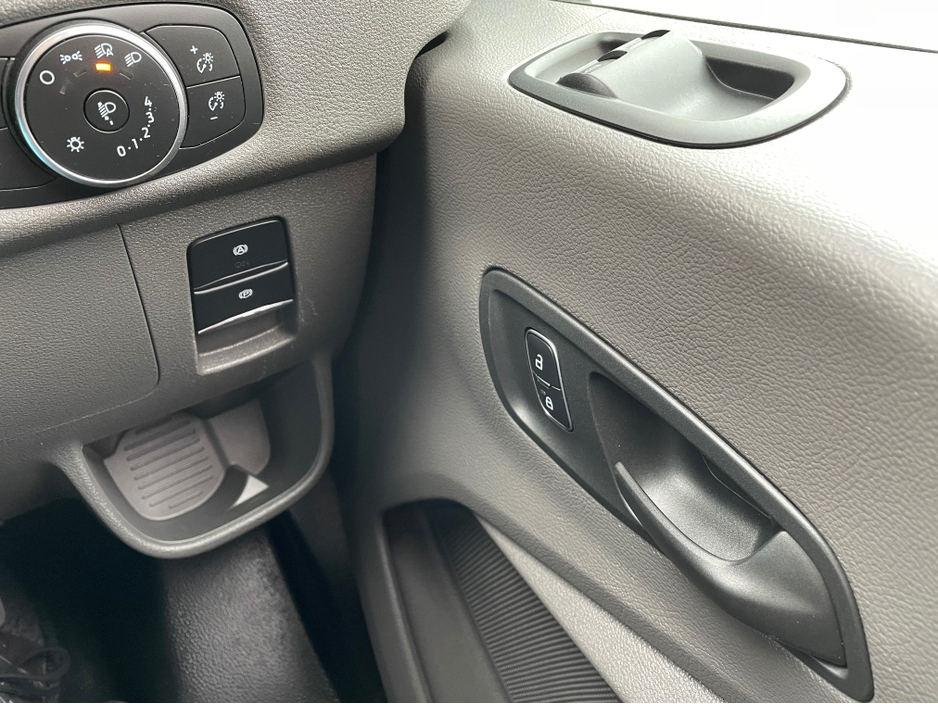 2025 Ford Transit - image 22