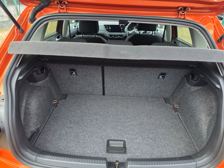 2018 Volkswagen Polo - image 6