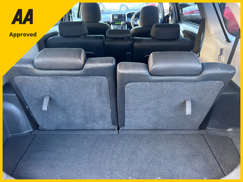 2013 Toyota Wish 2013 TOYOTA WISH PETROL AUTO AWD 7 SEATS €9,950