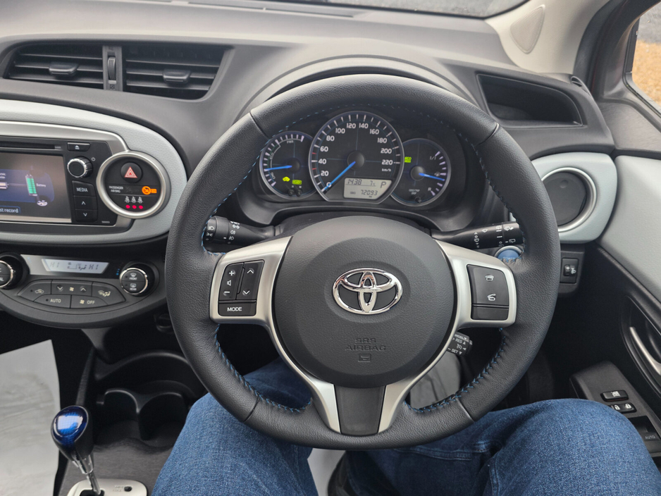 2014 Toyota Yaris Hybrid Luxury €11,950