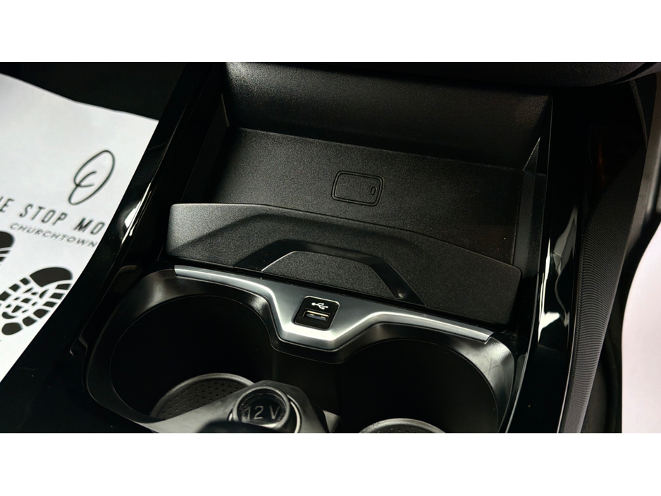 2020 BMW 1 Series - image 24