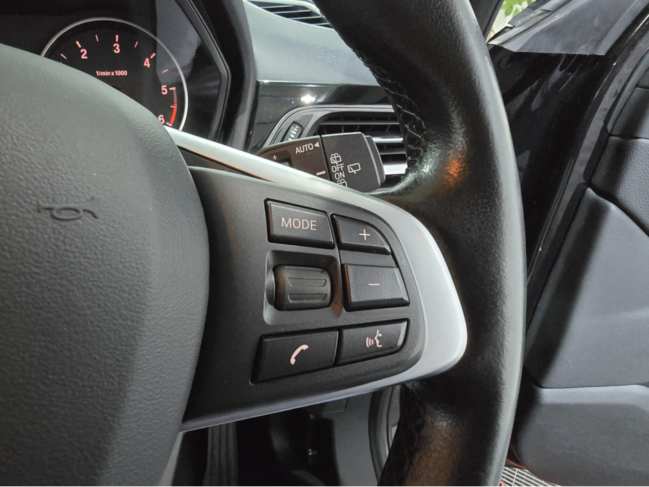 2017 BMW X1 - image 28