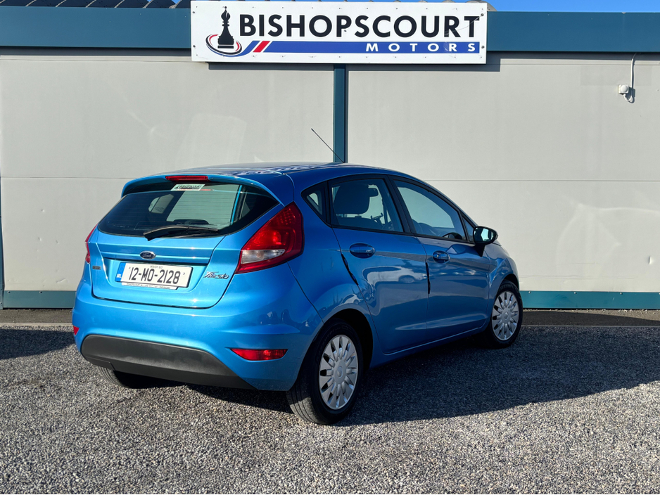 2012 Ford Fiesta - image 9