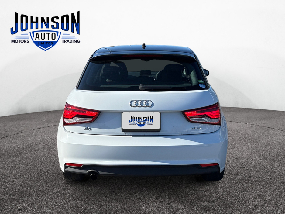 2017 Audi A1 - image 2