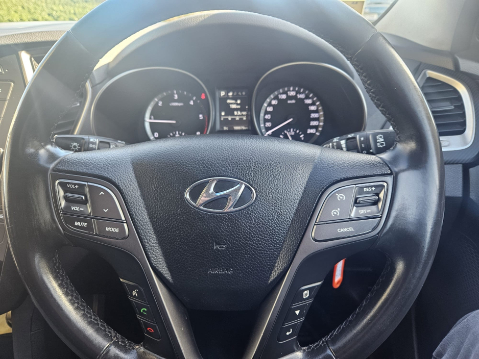 2017 Hyundai Santa Fe - image 17