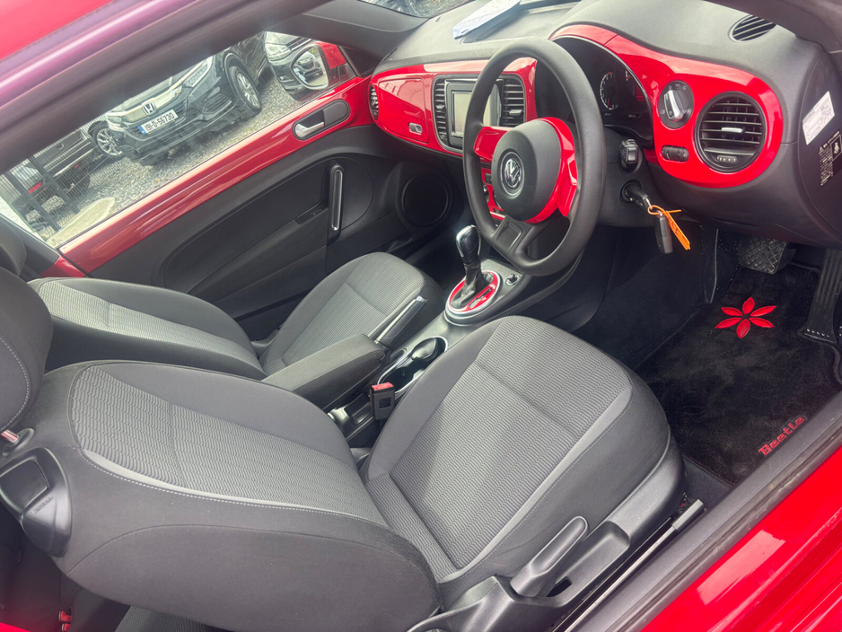 2016 Volkswagen Beetle - image 10