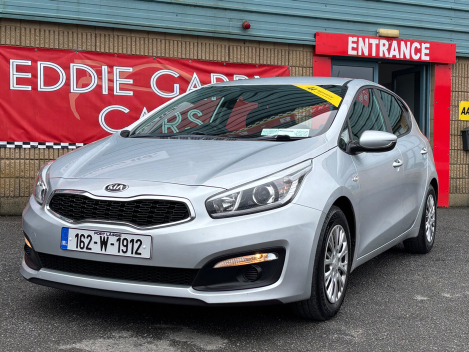 2016 Kia Ceed - image 2