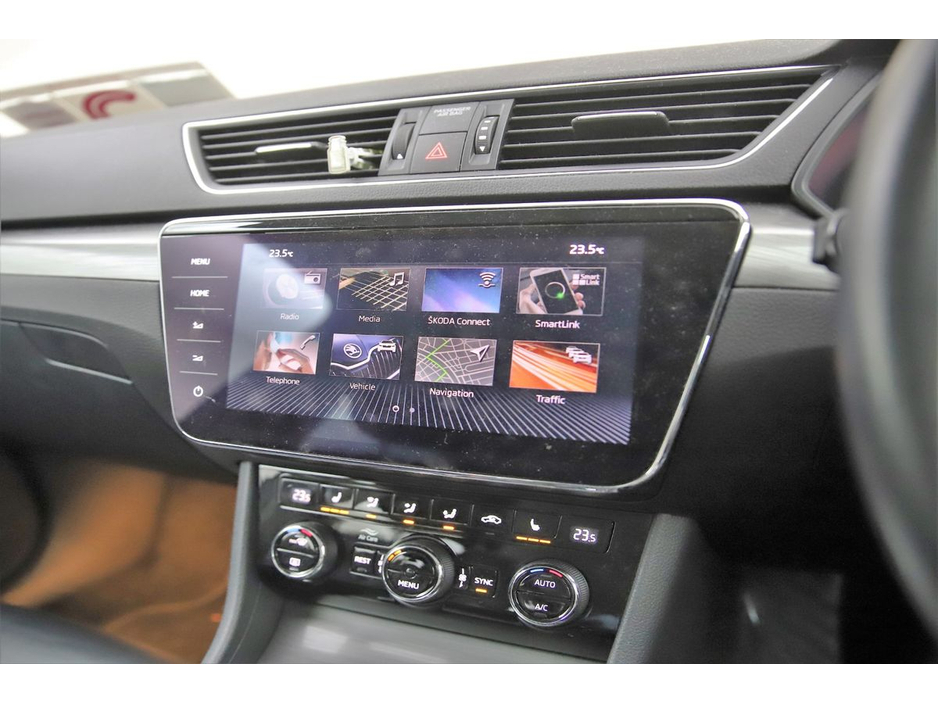 2020 Skoda Superb - image 22