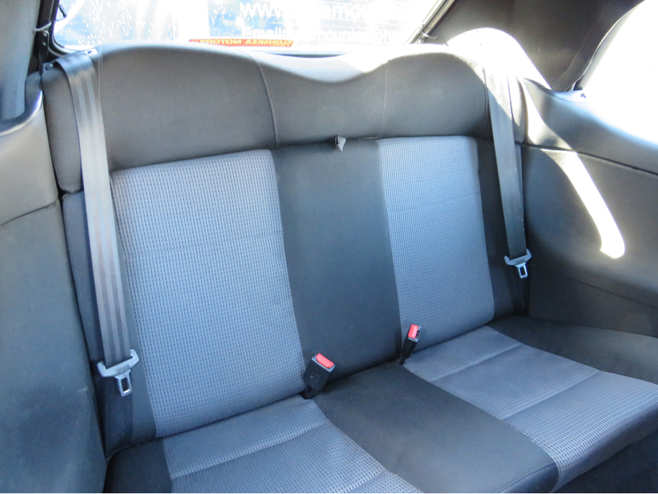 2000 Volkswagen Golf - image 8