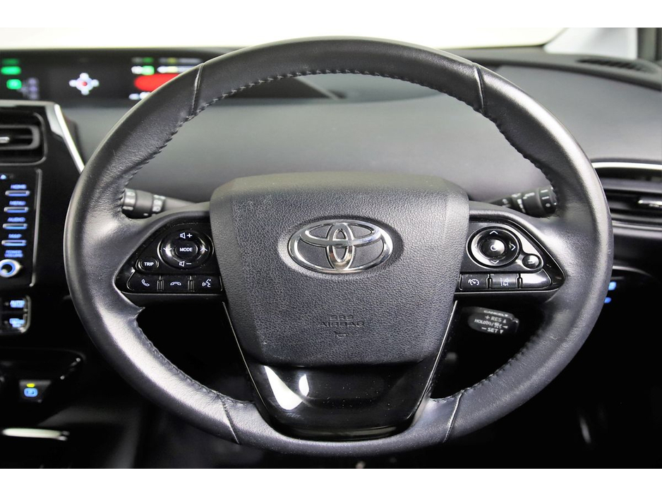 2020 Toyota Prius - image 17