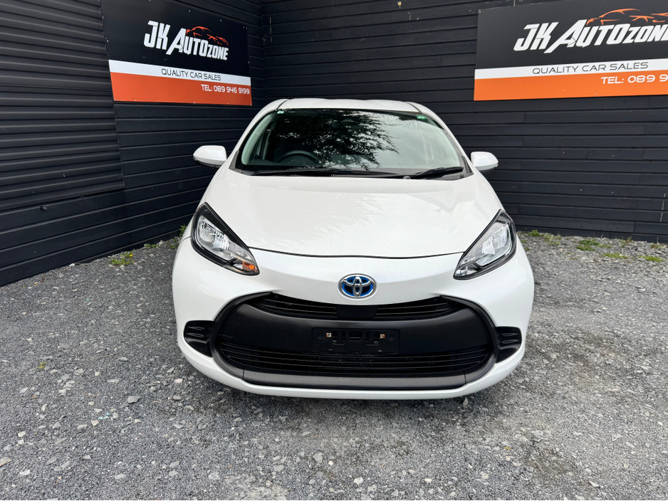 2021 Toyota Aqua - image 2