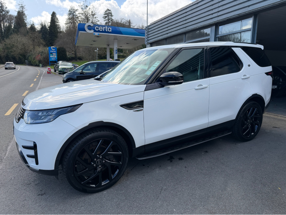 2020 Land Rover Discovery - image 4