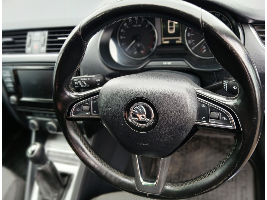 2016 Skoda Octavia - image 4