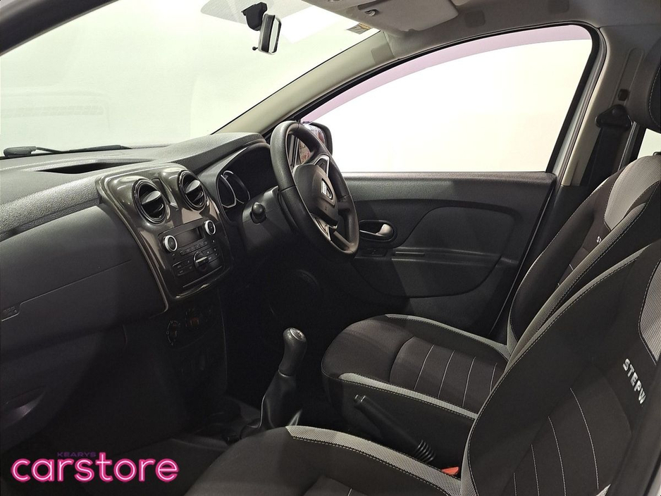2018 Dacia Sandero Stepway - image 9