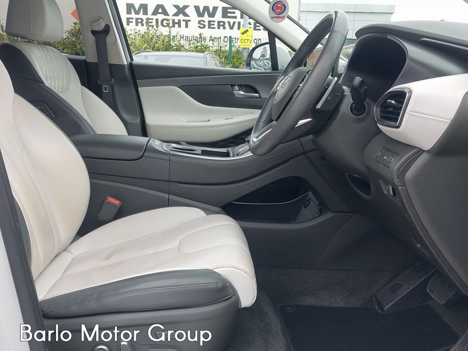 2022 Hyundai Santa Fe - image 9