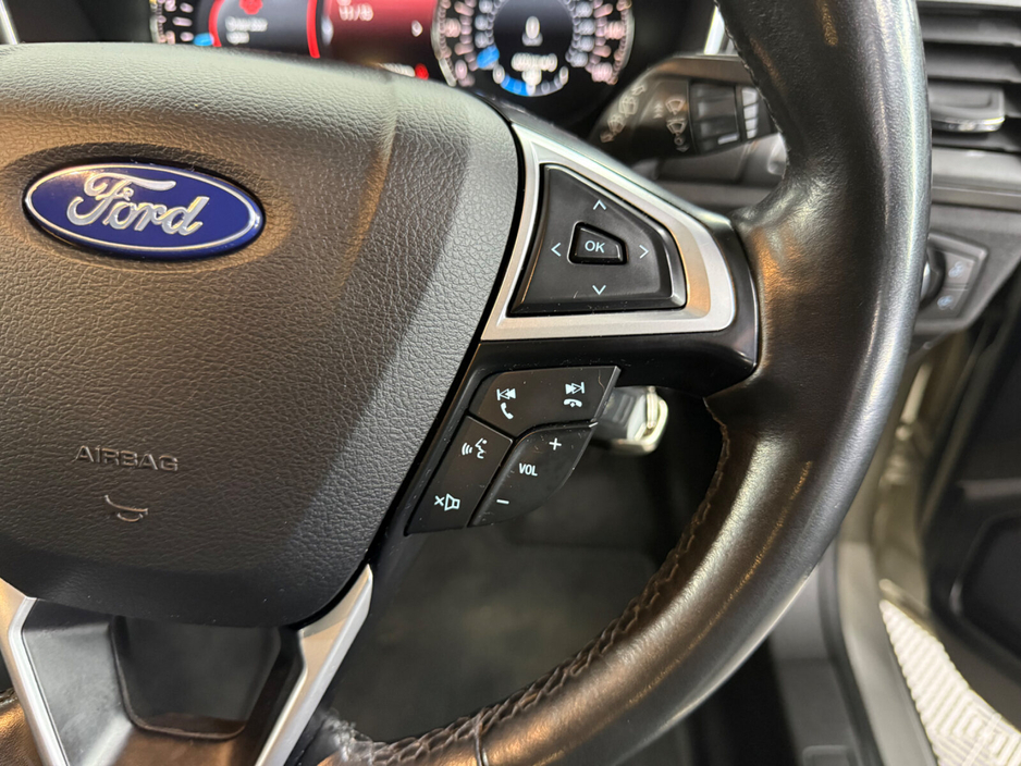 2015 Ford Mondeo - image 23