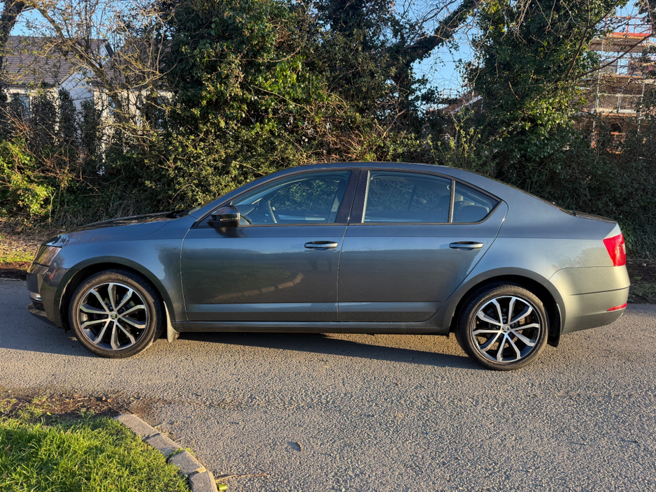 2018 Skoda Octavia - image 16