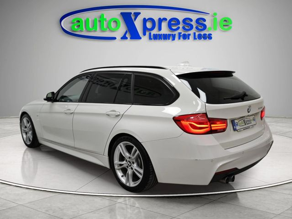 2018 BMW 3 Series - image 11