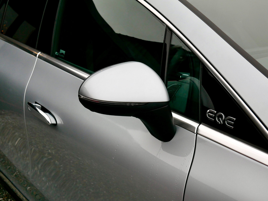 2024 Mercedes-Benz EQE - image 10