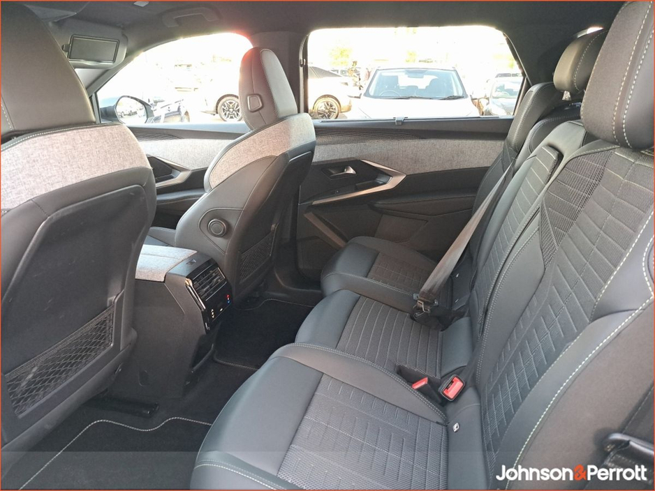 2025 Peugeot 5008 TOP SPEC ! BEV 73kwh 210hp GT ! €58,900