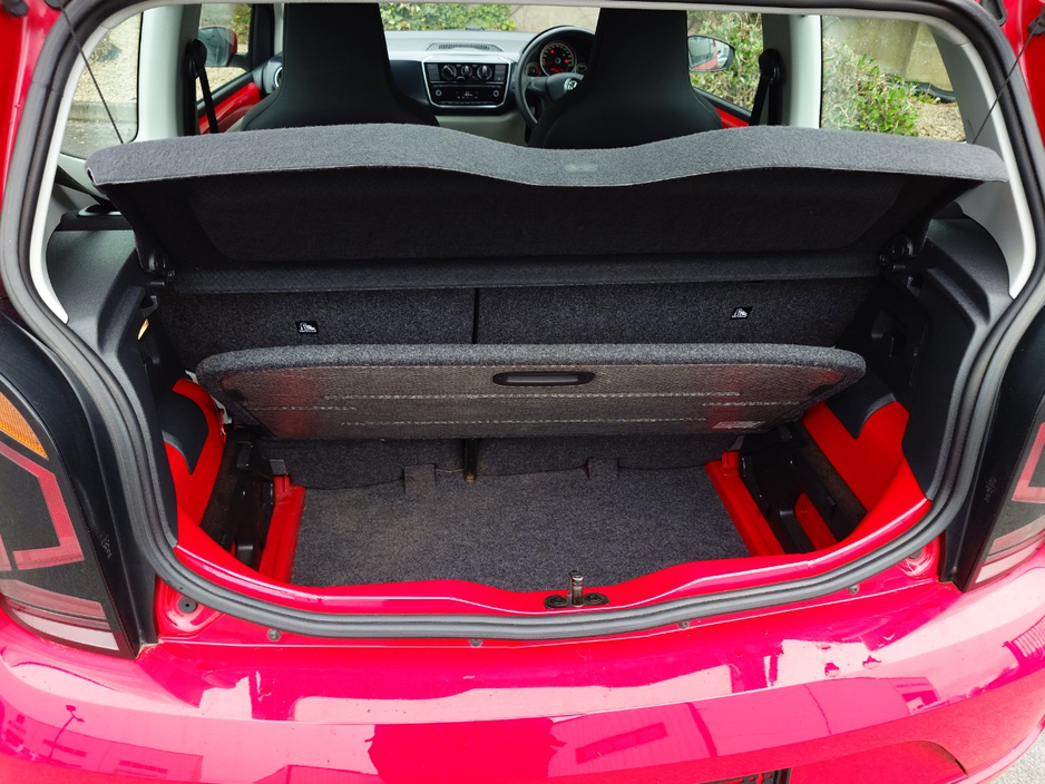 2018 Volkswagen up! - image 14