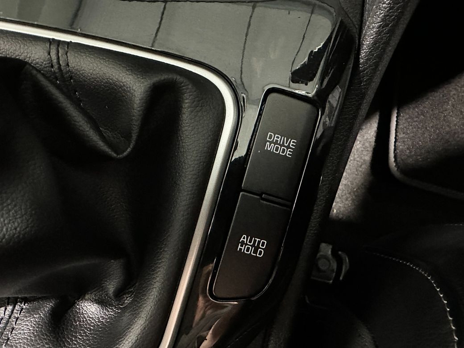 2025 Kia Sportage - image 24