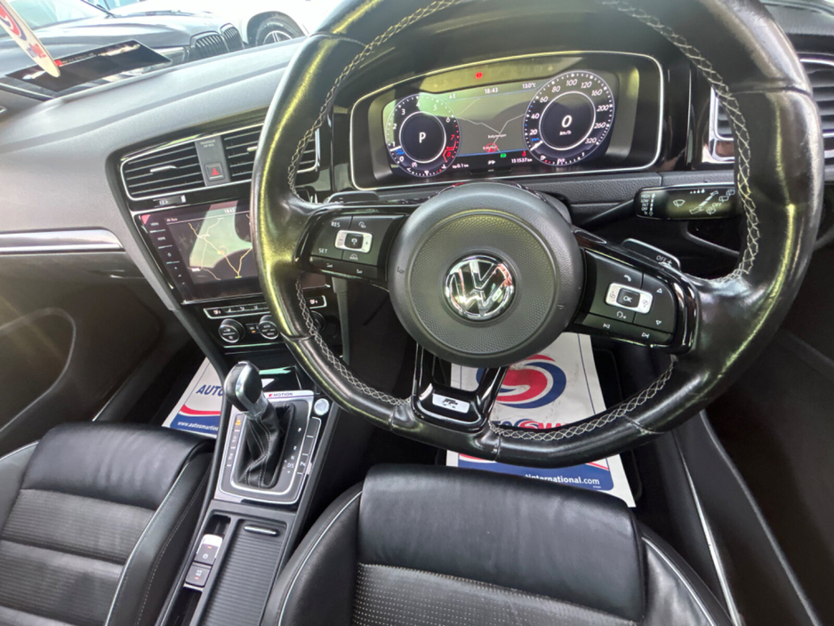 2017 Volkswagen Golf - image 14