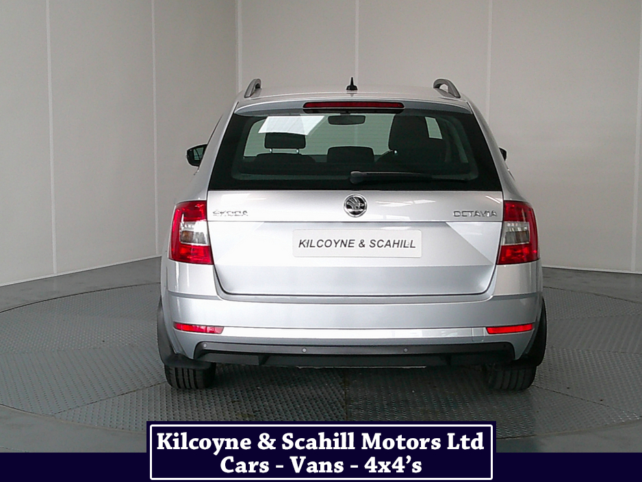 2020 Skoda Octavia - image 6