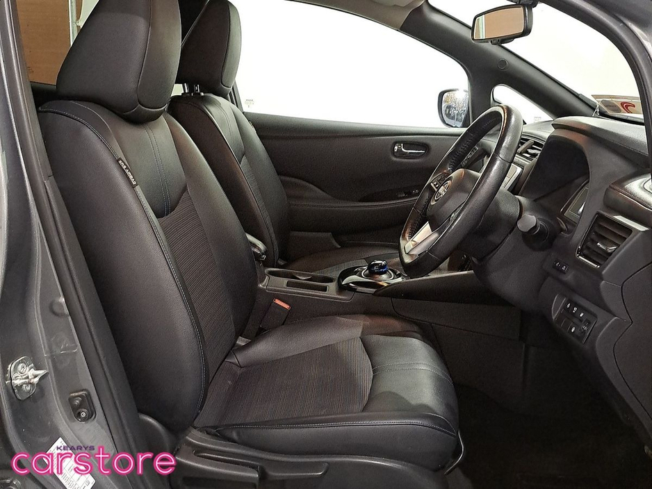 2023 Nissan Leaf - image 12