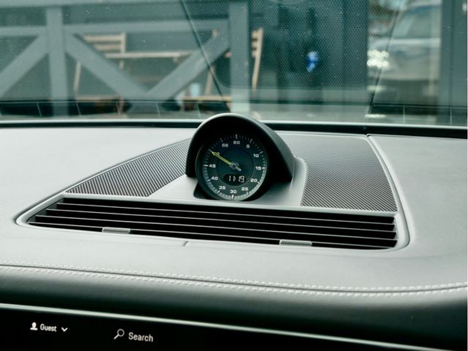 2023 Porsche Panamera - image 24