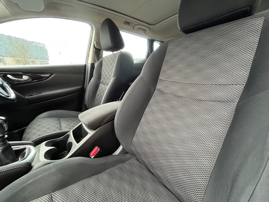 2016 Nissan Qashqai - image 10