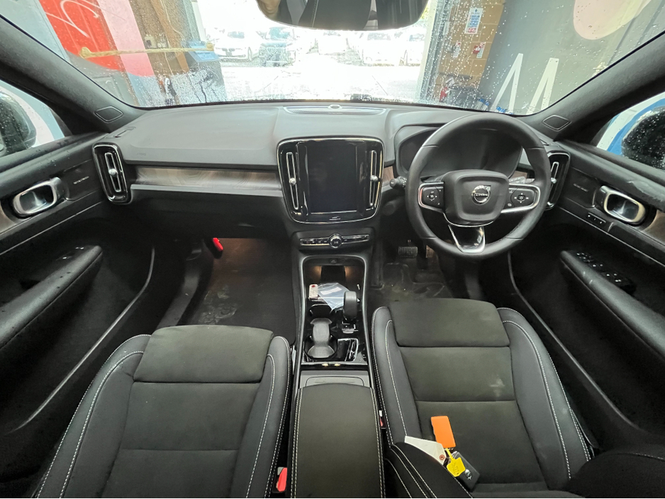 2023 Volvo XC40 - image 19