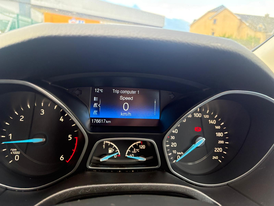 2018 Ford Focus - image 9