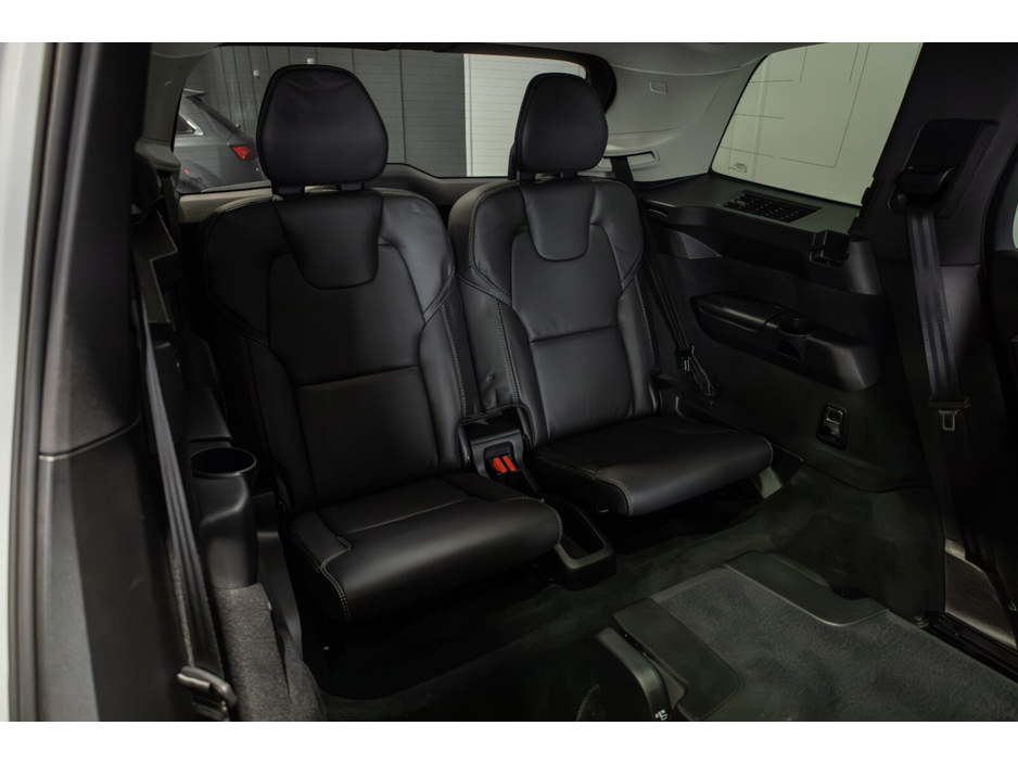 2024 Volvo XC90 - image 15
