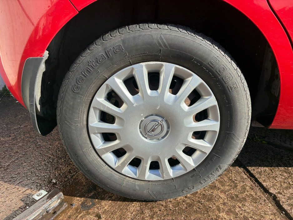 2015 Opel Corsa - image 8