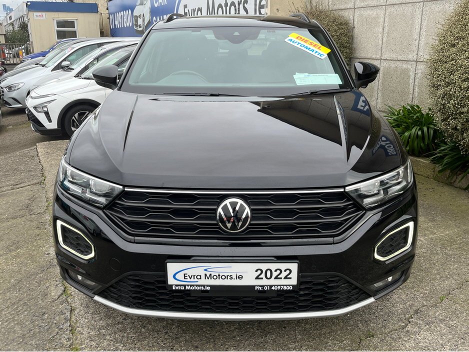 2022 Volkswagen T-Roc - image 2