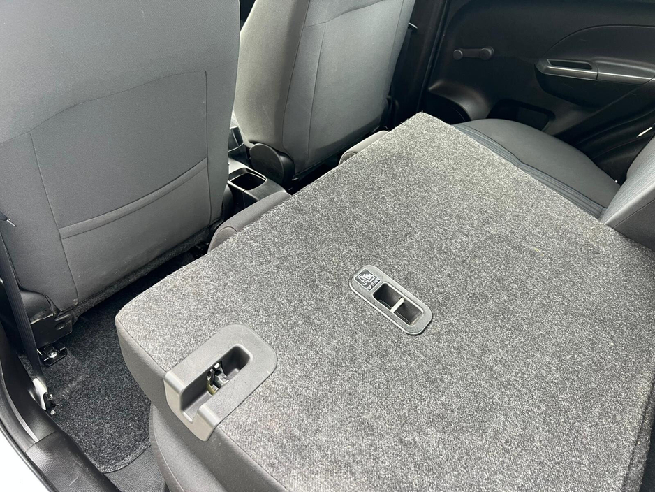 2016 Suzuki Swift - image 8