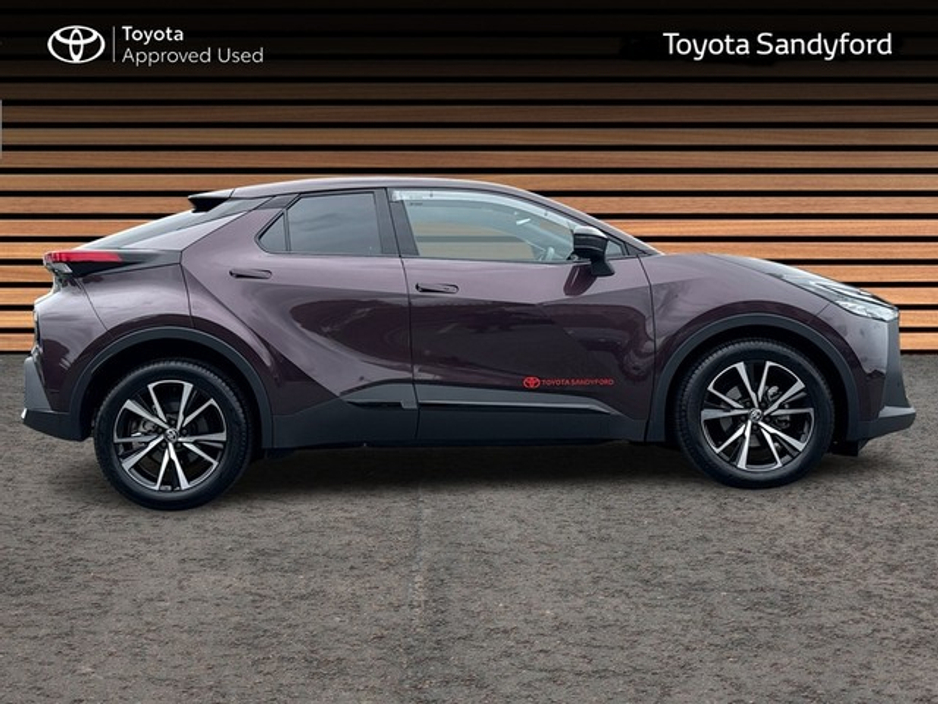 2024 Toyota C-HR NEW MODEL HYBRID SPORT // HEATED SEATS // APPLE CARPLAY/ANDROID AUTO // FULL WARRANTY €36,945