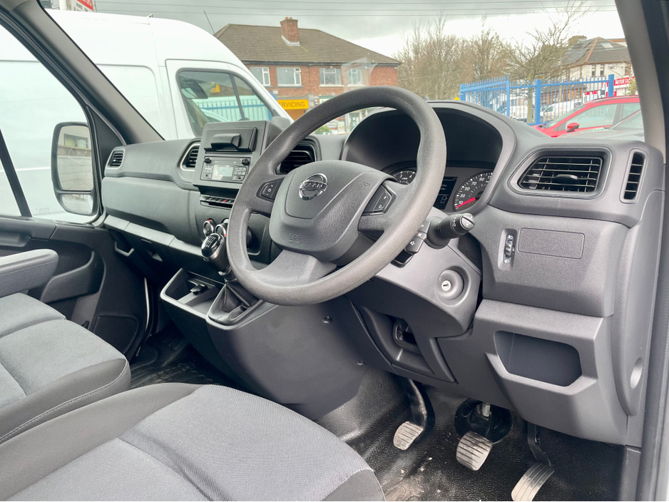 2021 Nissan NV400 - image 14