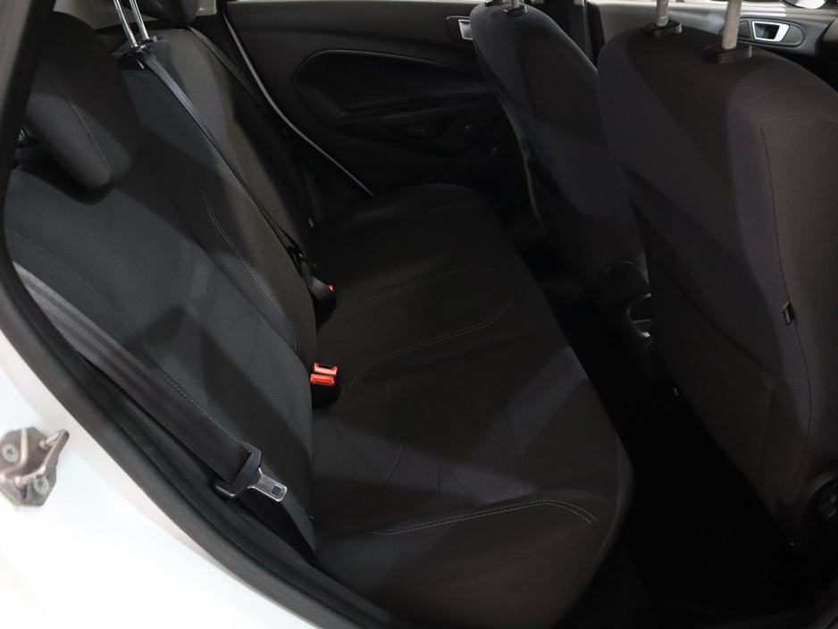 2013 Ford Fiesta *42* ZETEC 1.0 65PS M5 4DR MCA €7,990