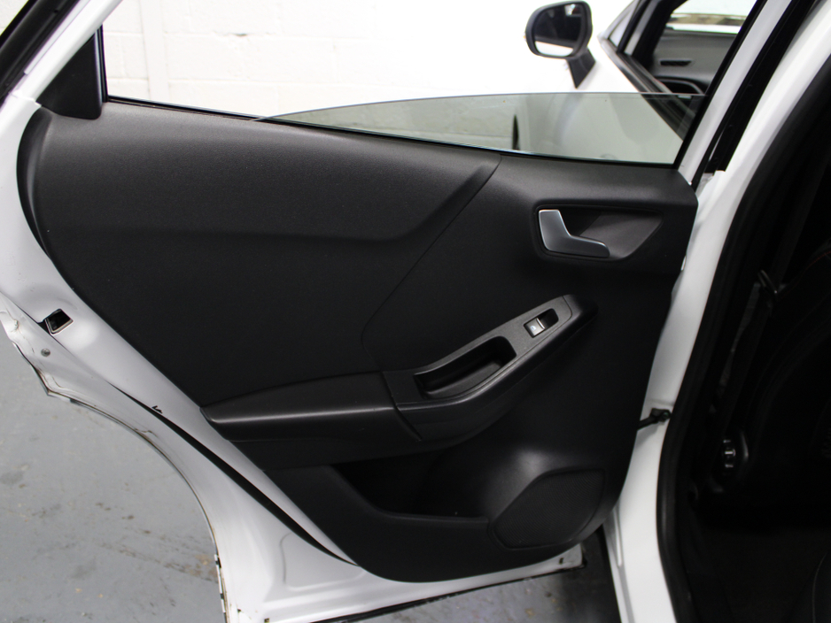 2021 Ford Puma - image 31