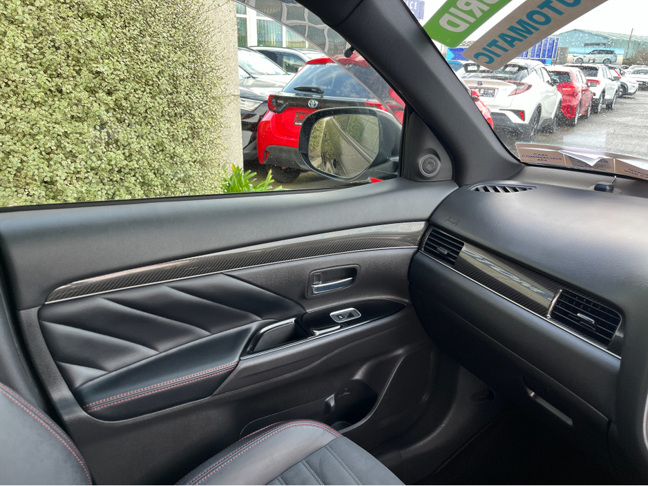 2021 Mitsubishi Outlander 4WD BLACK EDITION PLUG IN HYBRID 2.4 PETROL //HALF LEATHER HEATED SEATS AND STEERING WHEEL//REVERSE CAMERA//KEYLESS ENTRY//ADAPTIVE CRUISE CONTROL// €27,950