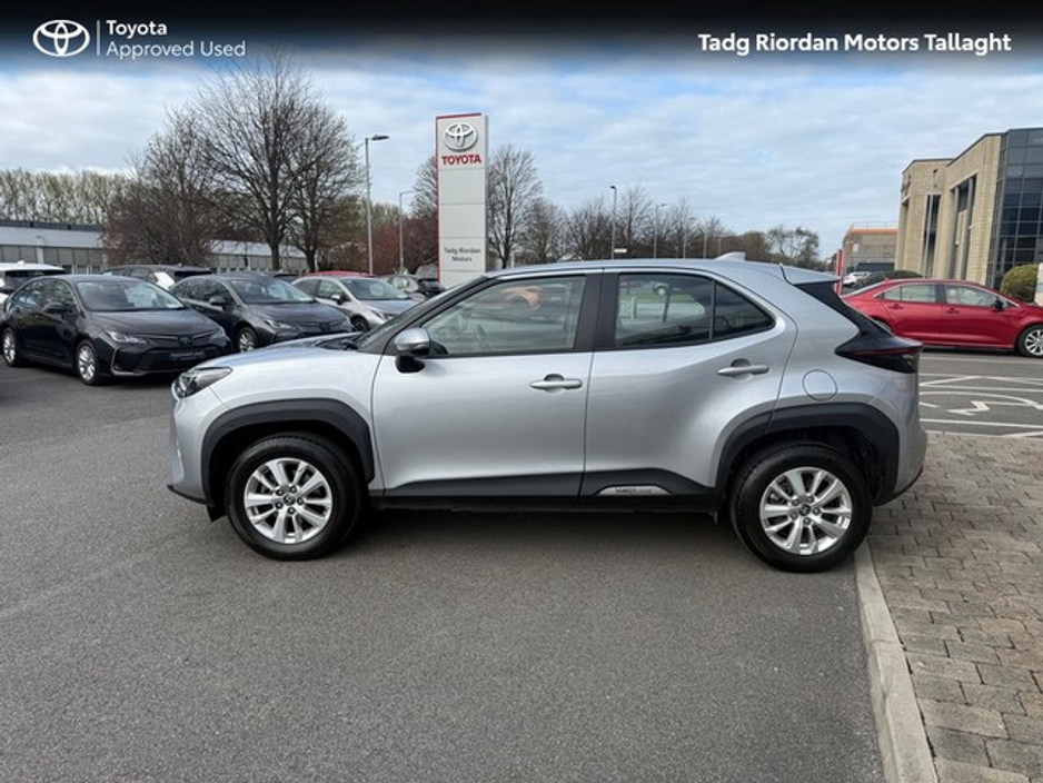 2023 Toyota Yaris Cross - image 18