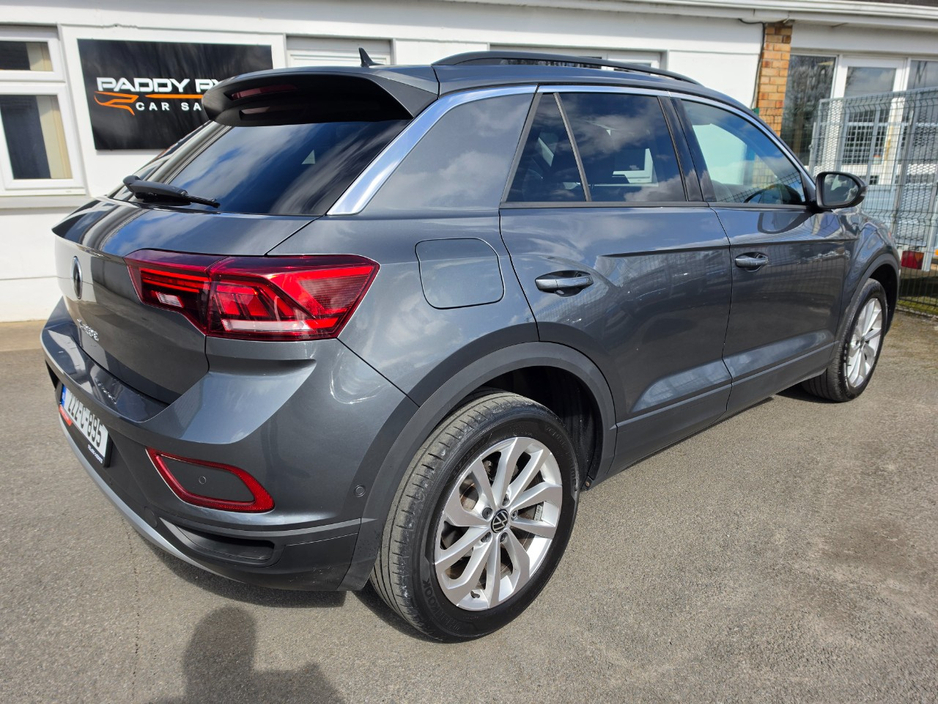 2022 Volkswagen T-Roc - image 7