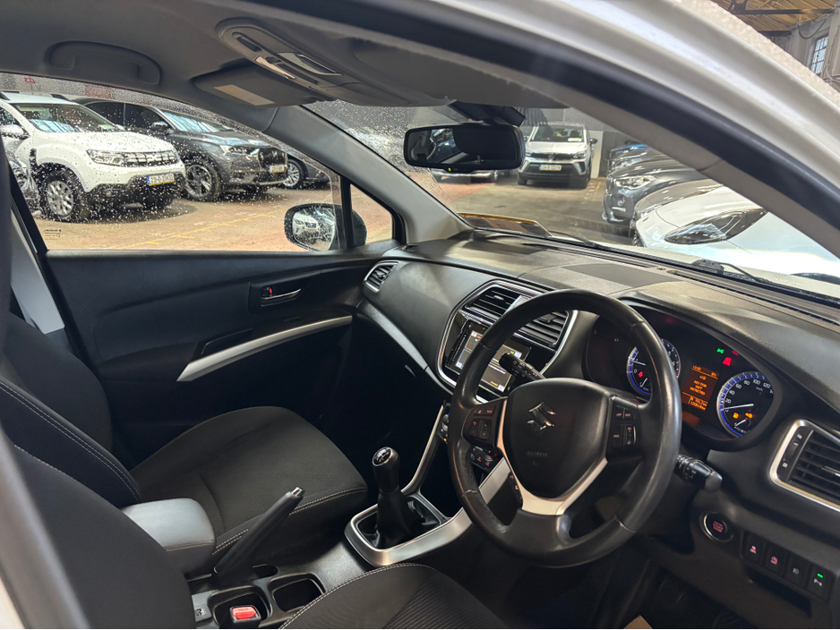 2017 Suzuki SX4 - image 6