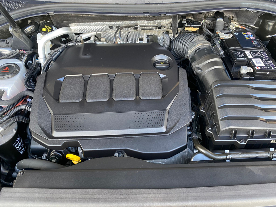 2024 Volkswagen Tiguan - image 28