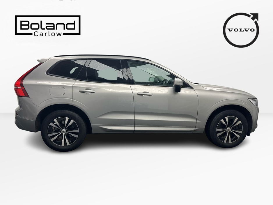 2022 Volvo XC60 - image 4